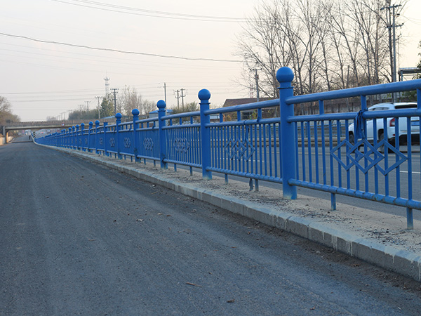 市政护栏 - 河北腾佰丝网制品有限公司图片3