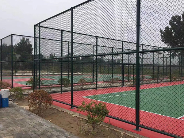 球场围栏 - 河北腾佰丝网制品有限公司图片3