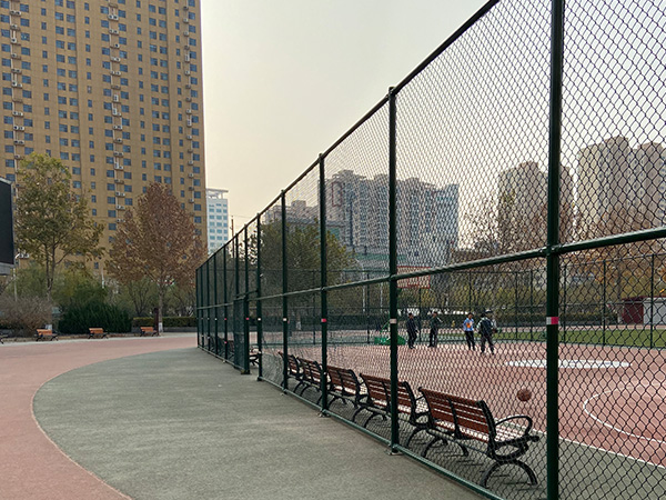 体育场围栏
