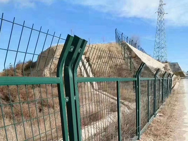 铁路护栏网 - 河北腾佰丝网制品有限公司图片5